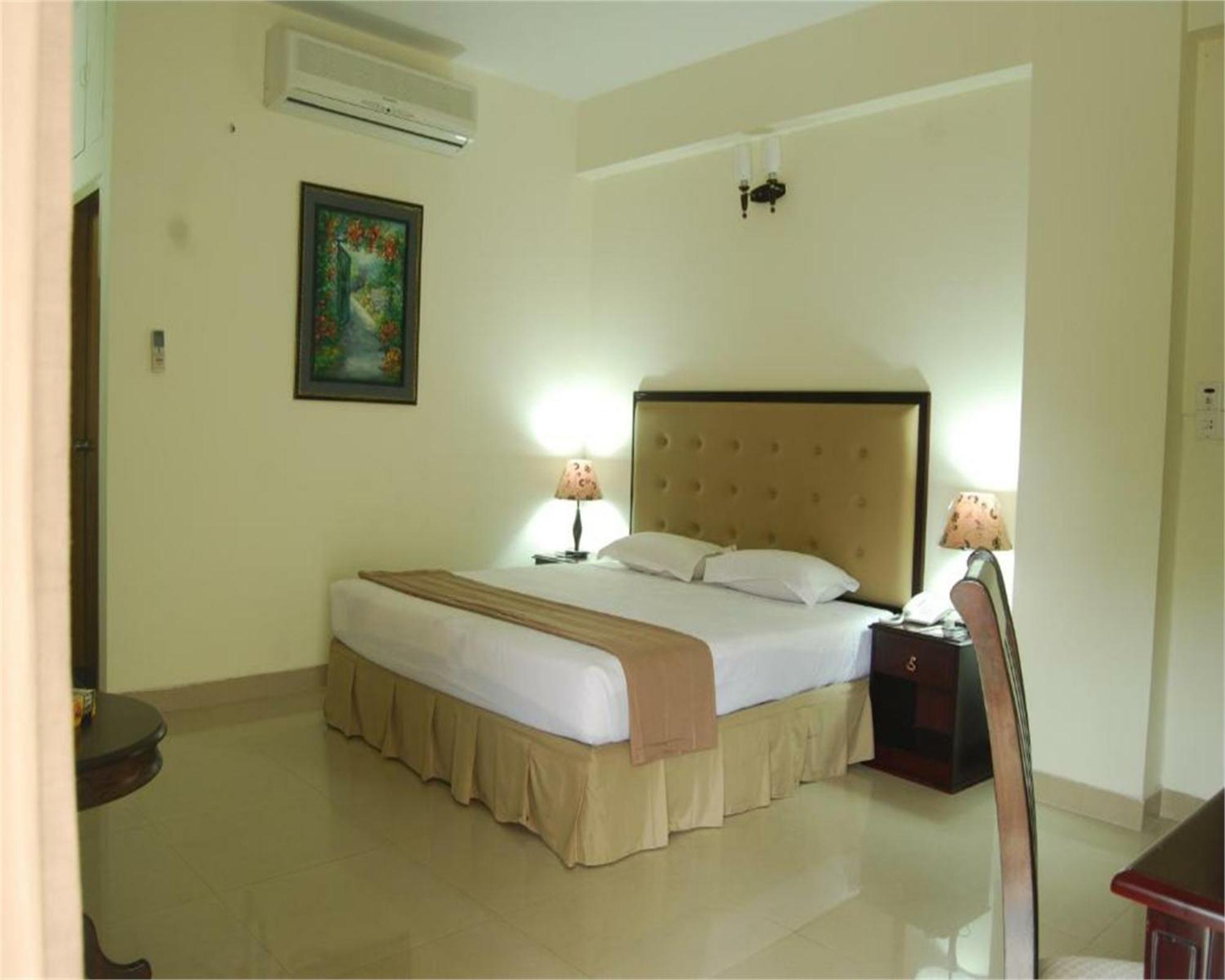 Ambassador Residency Hotel Chittagong Exterior foto