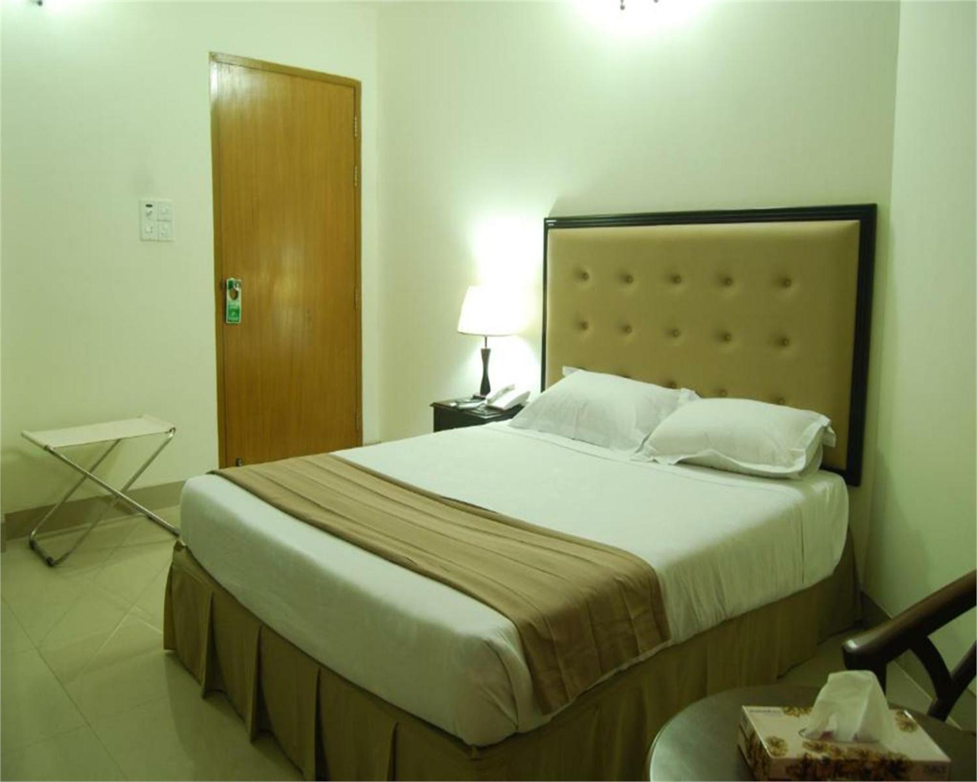 Ambassador Residency Hotel Chittagong Exterior foto