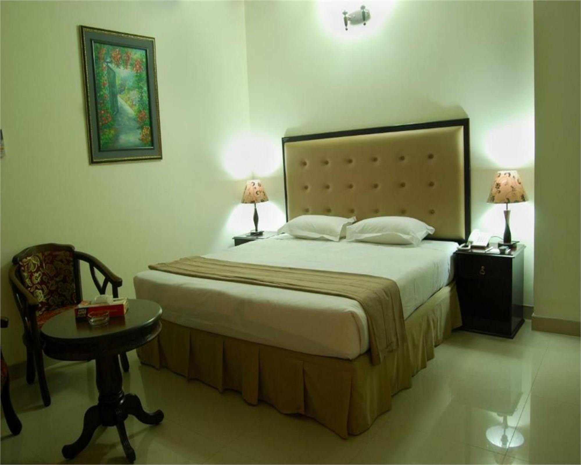 Ambassador Residency Hotel Chittagong Exterior foto