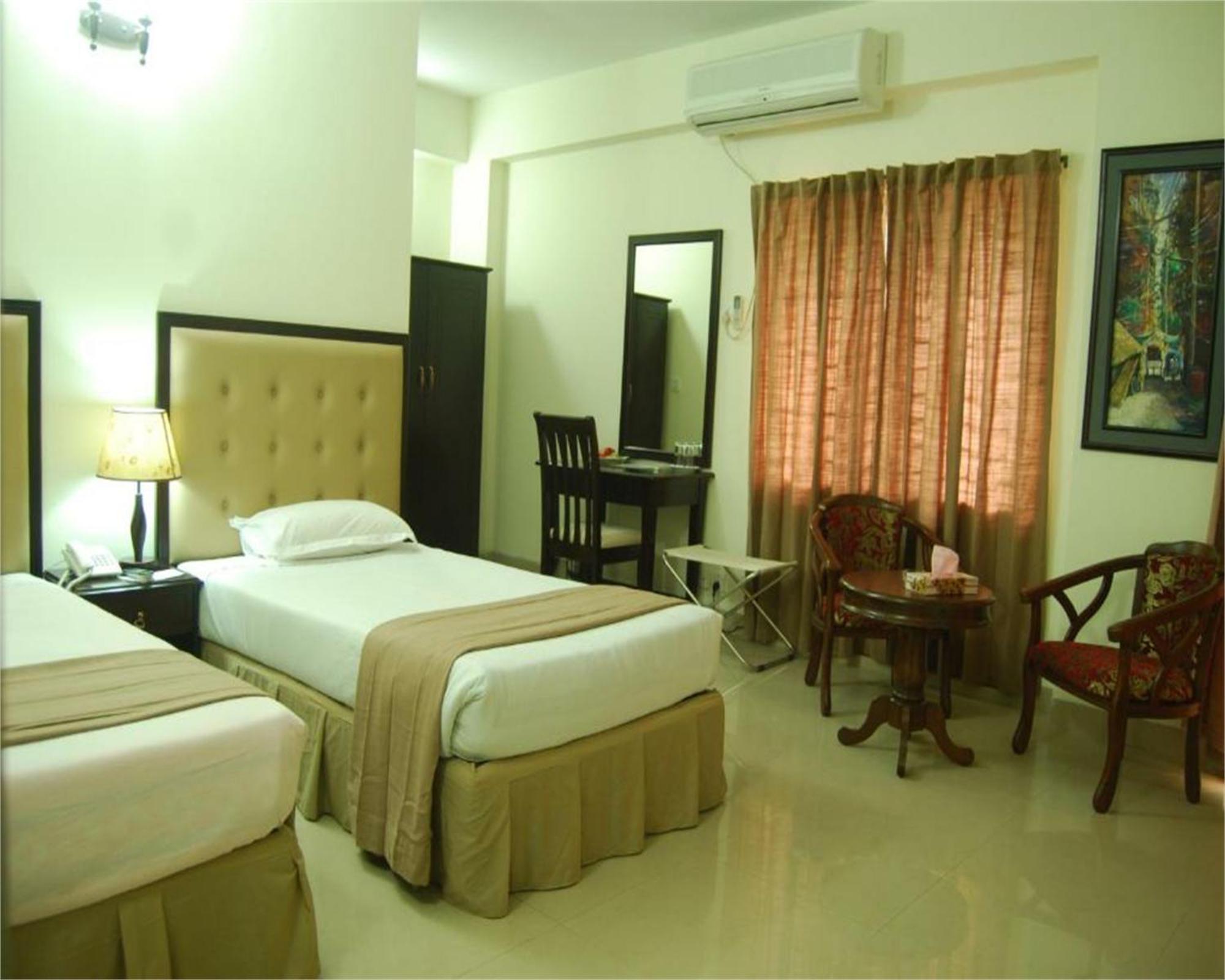 Ambassador Residency Hotel Chittagong Exterior foto
