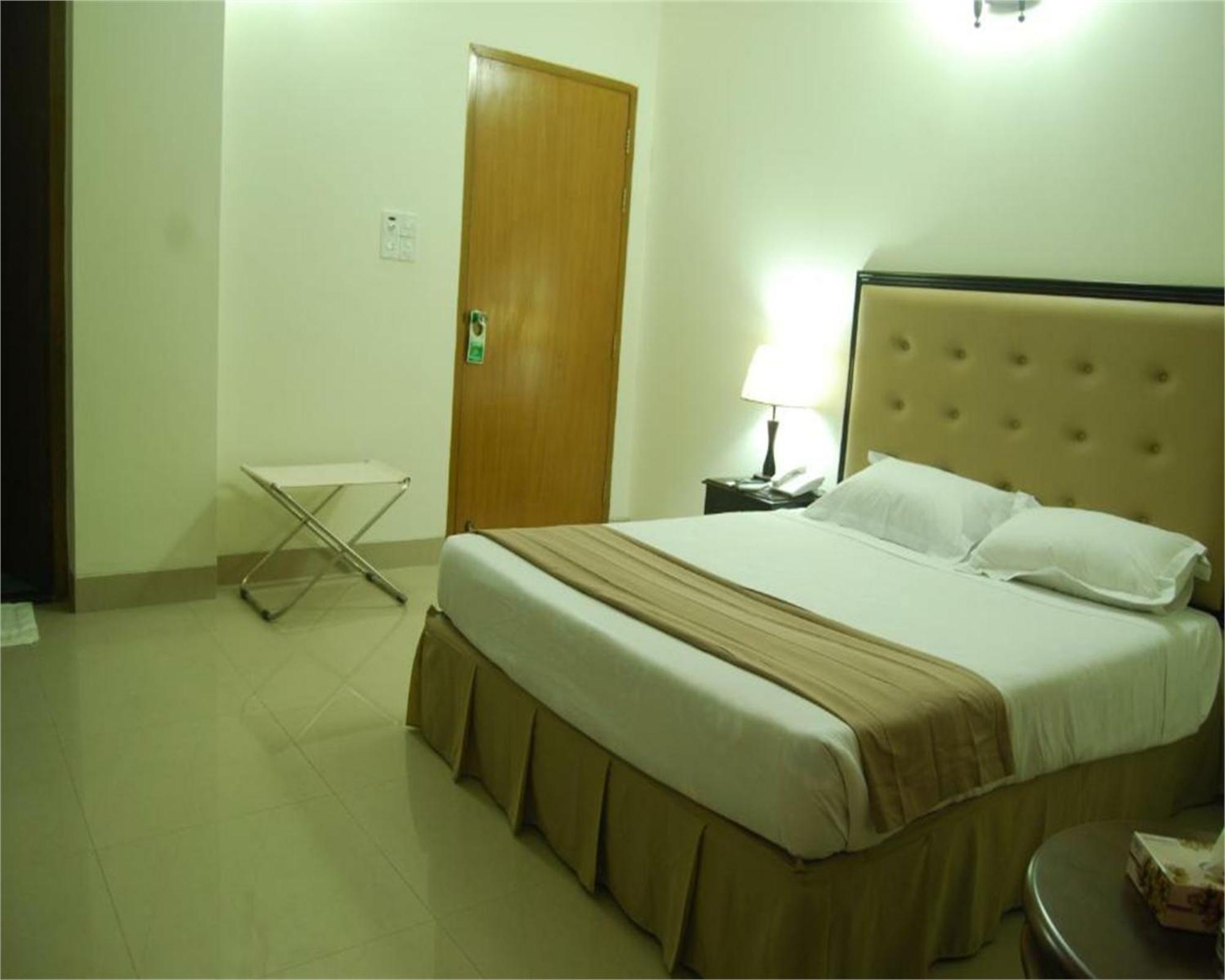Ambassador Residency Hotel Chittagong Exterior foto