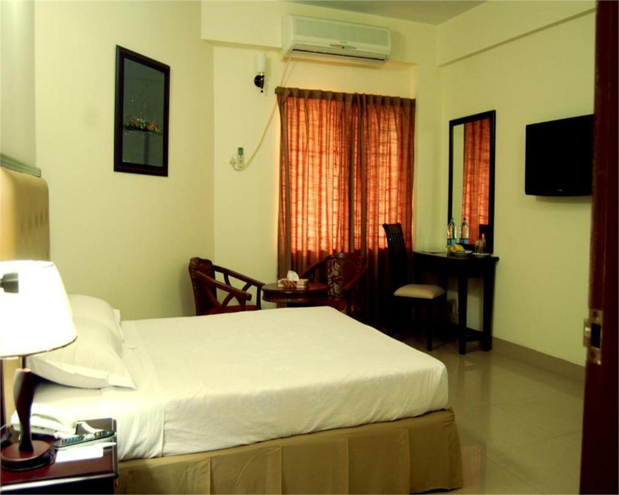 Ambassador Residency Hotel Chittagong Exterior foto