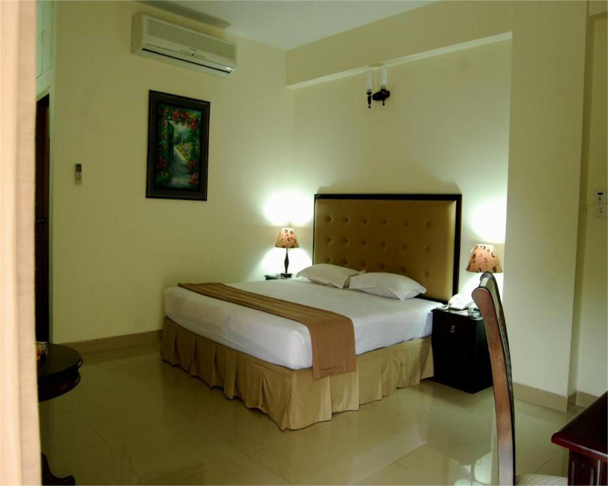 Ambassador Residency Hotel Chittagong Exterior foto