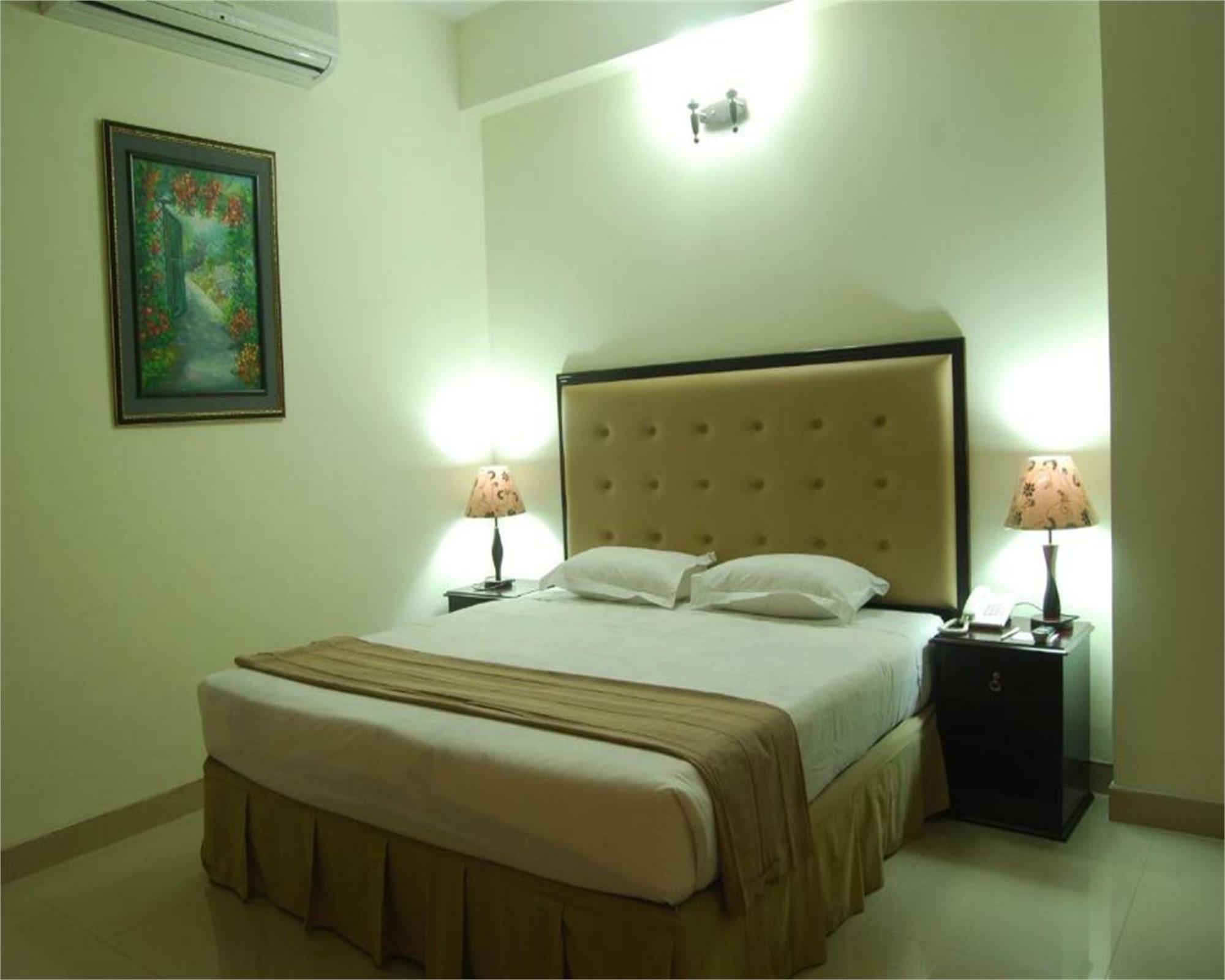 Ambassador Residency Hotel Chittagong Exterior foto